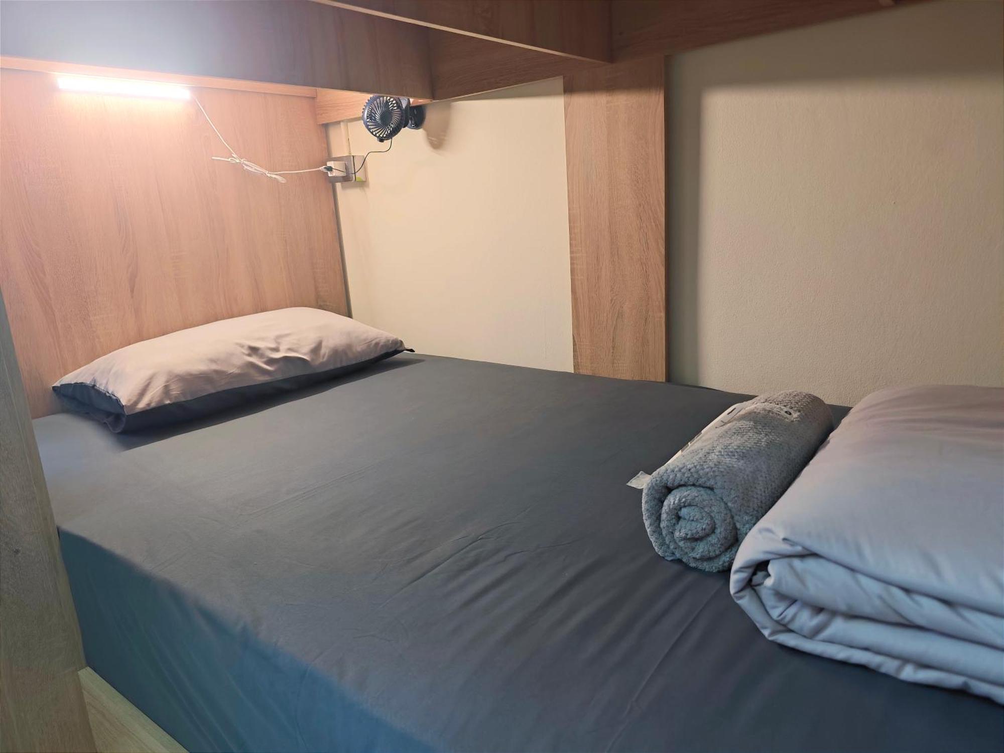 Panda Lodge Home Stay Бангкок Экстерьер фото